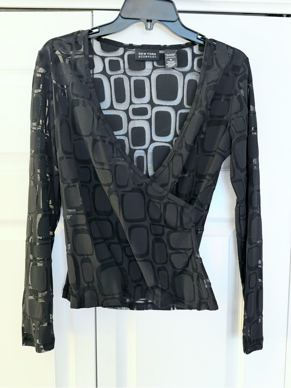 New York & Company Black Geometric Wrap-Style Long Sleeve Blouse